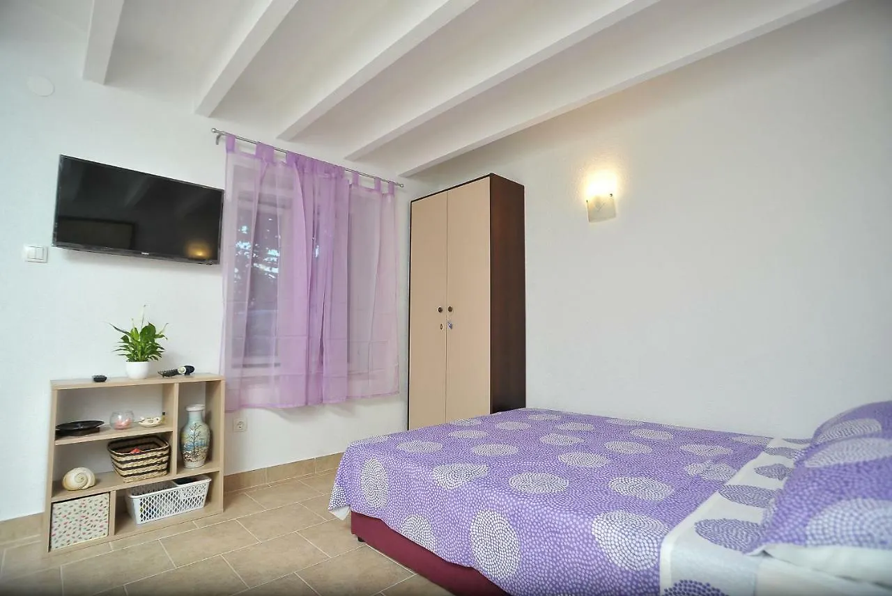Apartments Sonia & Ana Trogir 0*,